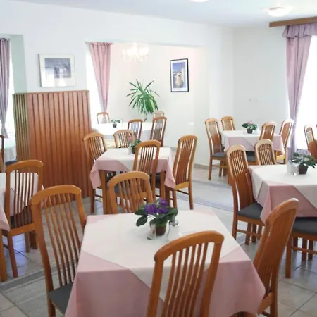 Del Porto Hotel Balatonfoeldvar 호텔 *