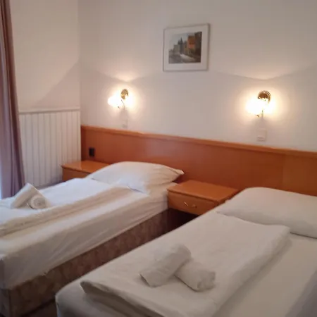 Del Porto Hotel Balatonfoeldvar Ξενοδοχείο *