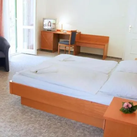Del Porto Hotel Balatonfoeldvar 호텔 *
