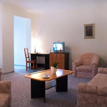Del Porto Hotel Balatonfoeldvar 호텔 *